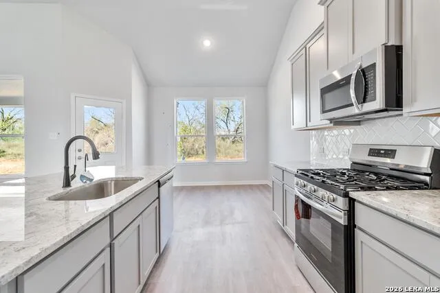 174 Firewheel Loop Floresville, TX 78114