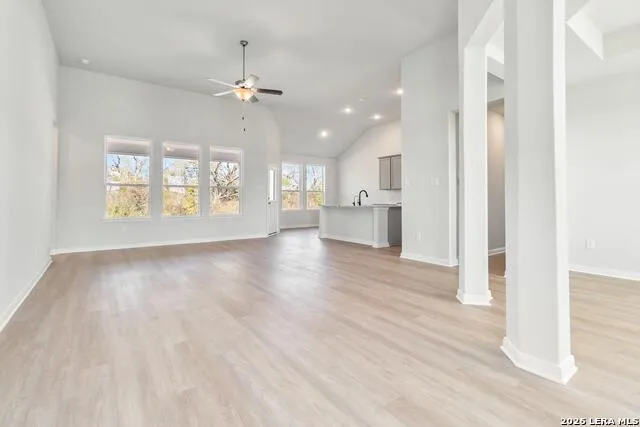 174 Firewheel Loop Floresville, TX 78114
