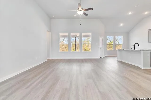 174 Firewheel Loop Floresville, TX 78114