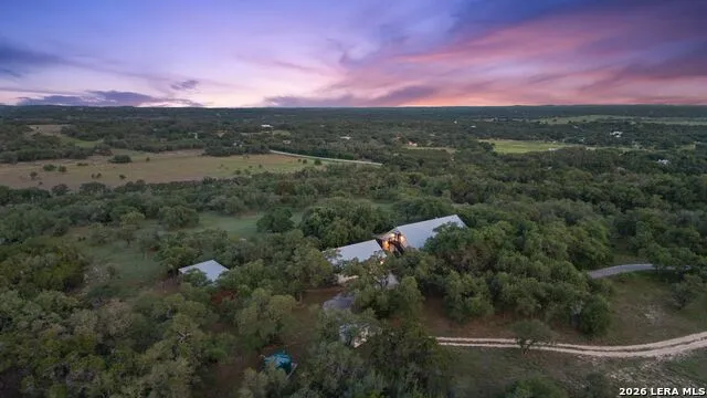 7855 Middle Creek Rd Blanco, TX 78606