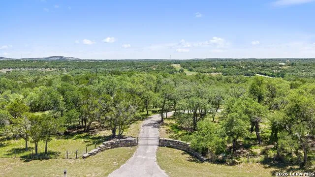 7855 Middle Creek Rd Blanco, TX 78606