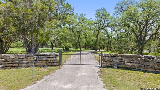 7855 Middle Creek Rd Blanco, TX 78606
