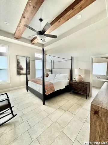 121 Valley View Dr La Vernia, TX 78121