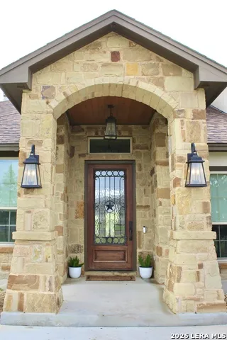 121 Valley View Dr La Vernia, TX 78121