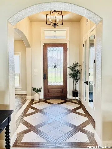 121 Valley View Dr La Vernia, TX 78121
