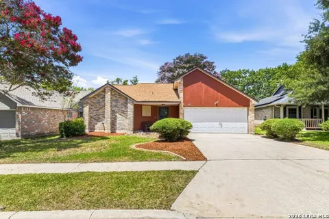 10907 Forest Farm