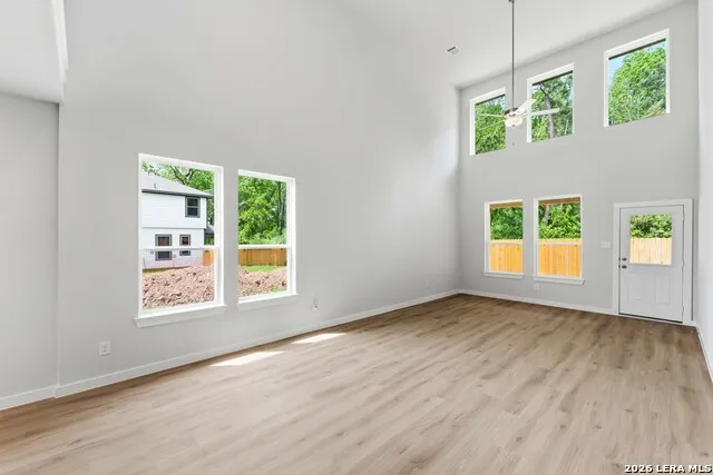 8942 Hazel Birch Elmendorf, TX 78112