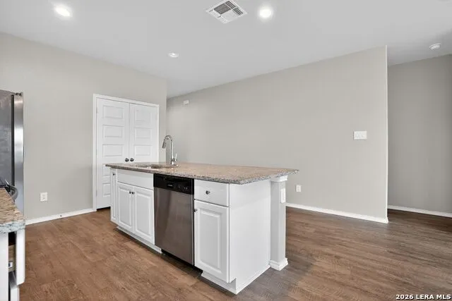 4117 ASHER ALY St Hedwig, TX 78152