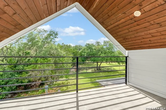 838 GEORG OAKS Bulverde, TX 78163