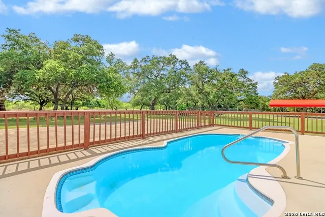 838 GEORG OAKS Bulverde, TX 78163