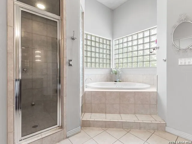 31360 WILD OAK HL Fair Oaks Ranch, TX 78015