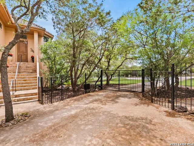 31360 WILD OAK HL Fair Oaks Ranch, TX 78015