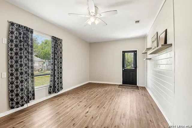 714 ORANGE ST Jourdanton, TX 78026