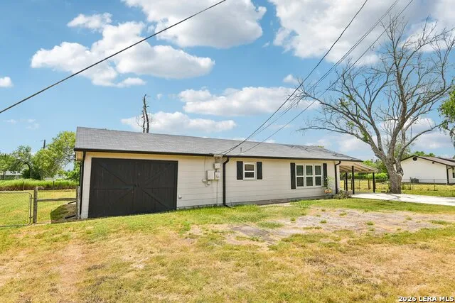 714 ORANGE ST Jourdanton, TX 78026