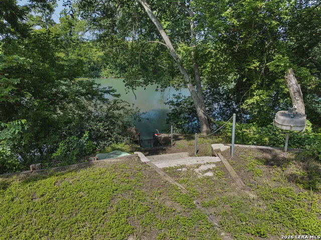 296 SPRING RIVER DR Martindale, TX 78655