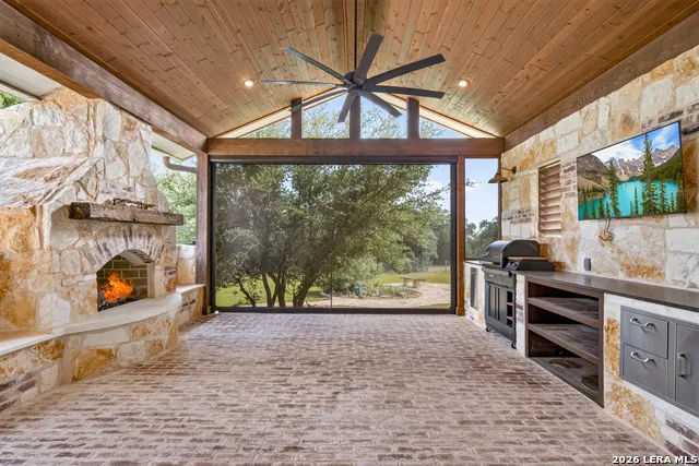 555 Curvatura New Braunfels, TX 78132