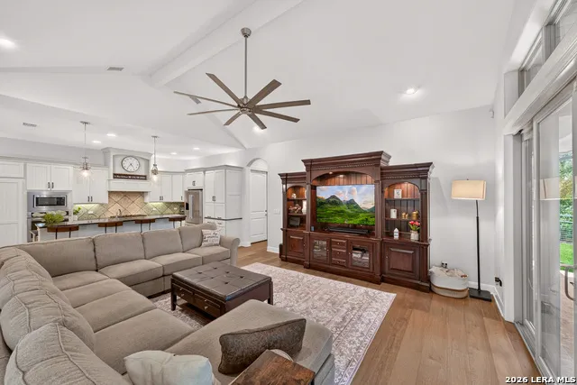 555 Curvatura New Braunfels, TX 78132
