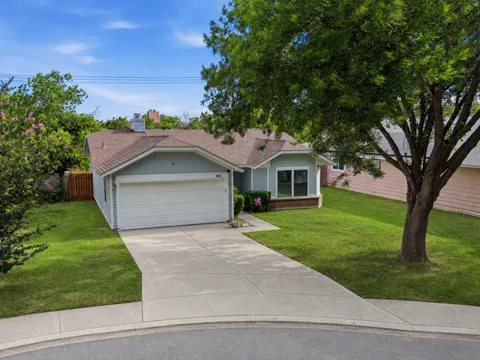 8082 PIONEER TRAIL DR