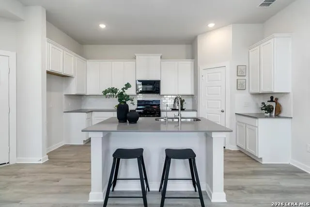 2941 LECLERC RD Converse, TX 78109