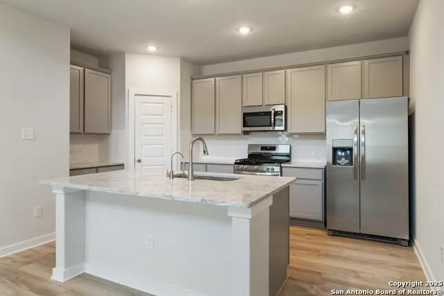5811 CARRIER RDG San Antonio, TX 78253