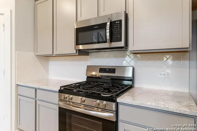 5811 CARRIER RDG San Antonio, TX 78253