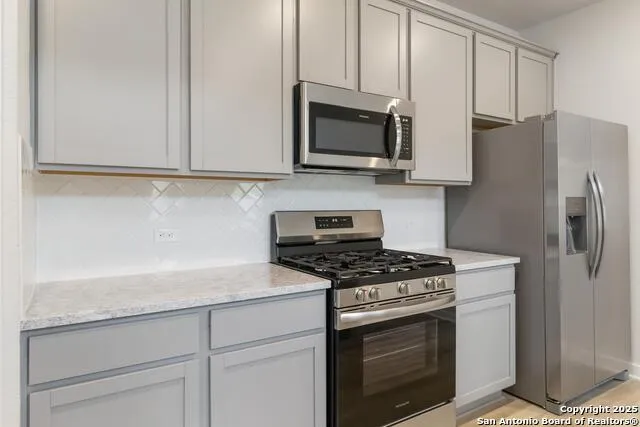 5811 CARRIER RDG San Antonio, TX 78253