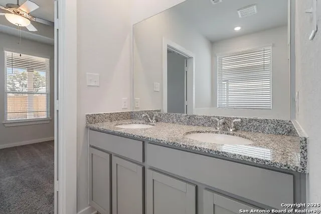 5811 CARRIER RDG San Antonio, TX 78253