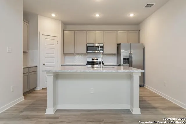 5811 CARRIER RDG San Antonio, TX 78253