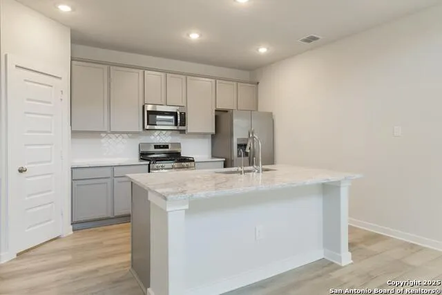 5811 CARRIER RDG San Antonio, TX 78253