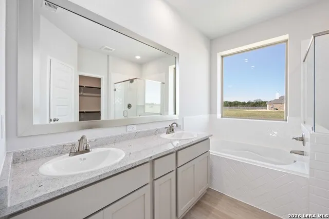 501 SCENIC DR Pleasanton, TX 78064