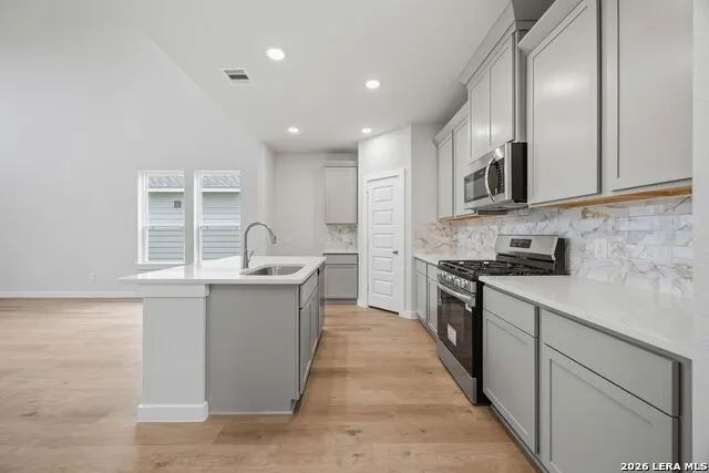 2945 LECLERC RD Converse, TX 78109
