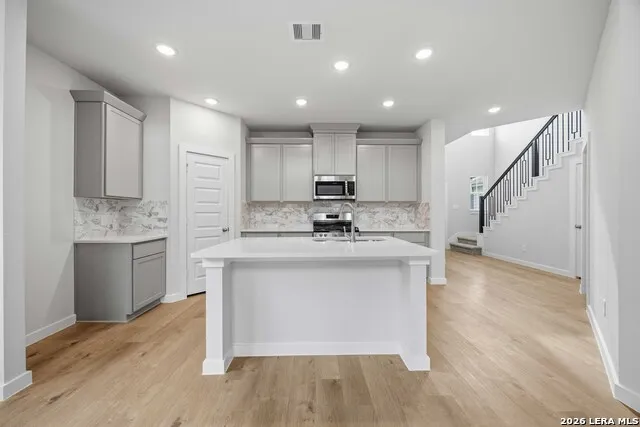 2945 LECLERC RD Converse, TX 78109