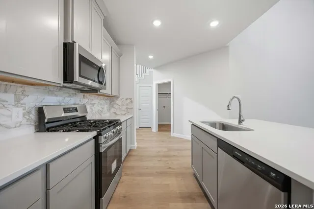 2945 LECLERC RD Converse, TX 78109