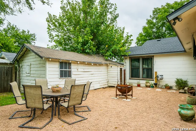 348 MULBERRY ST Uvalde, TX 78801