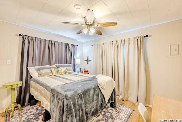 348 MULBERRY ST Uvalde, TX 78801