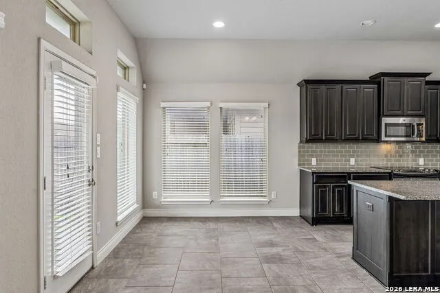 1937 FIELD BRK Seguin, TX 78155