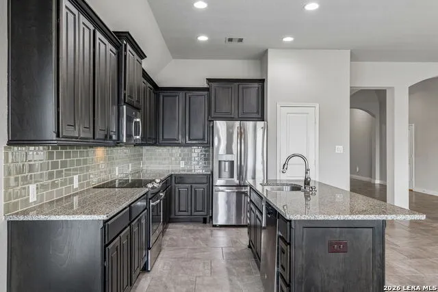 1937 FIELD BRK Seguin, TX 78155