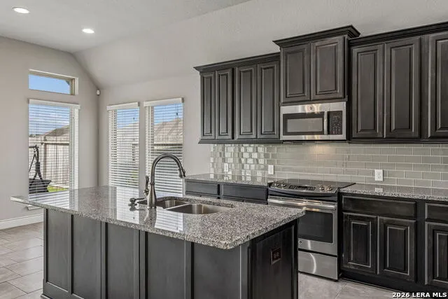 1937 FIELD BRK Seguin, TX 78155