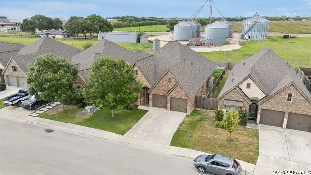 1937 FIELD BRK Seguin, TX 78155