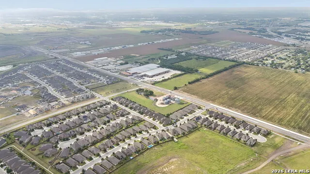 1937 FIELD BRK Seguin, TX 78155