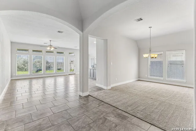 1937 FIELD BRK Seguin, TX 78155