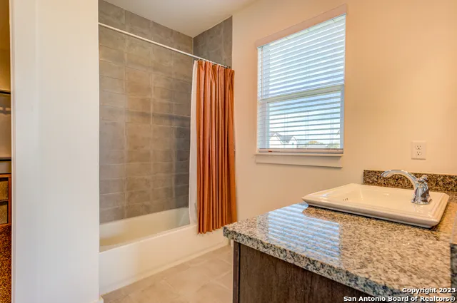 240 SAPPHIRE #402 New Braunfels, TX 78130