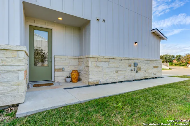 240 SAPPHIRE #402 New Braunfels, TX 78130