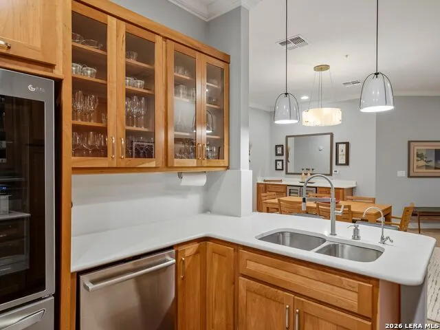 230 Dwyer Avenue #904 San Antonio, TX 78204