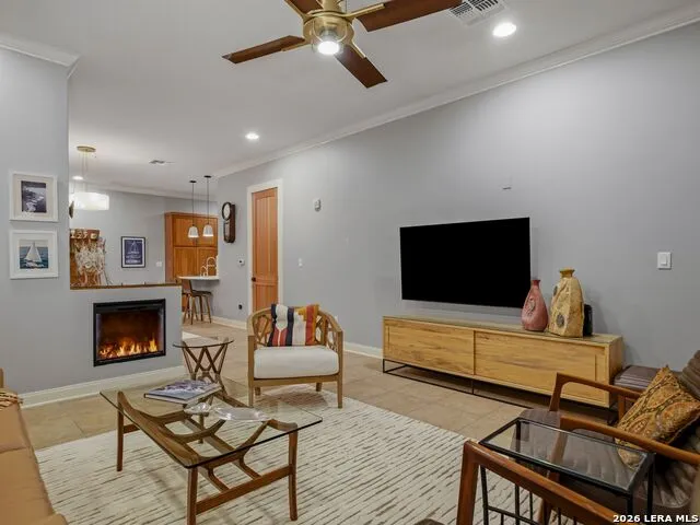230 Dwyer Avenue #904 San Antonio, TX 78204