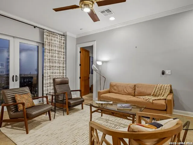 230 Dwyer Avenue #904 San Antonio, TX 78204