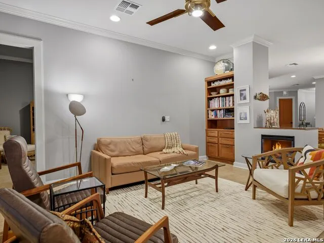 230 Dwyer Avenue #904 San Antonio, TX 78204