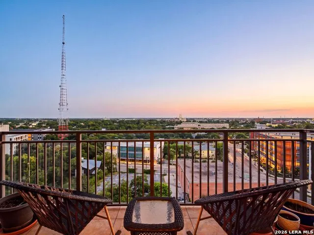 230 Dwyer Avenue #904 San Antonio, TX 78204