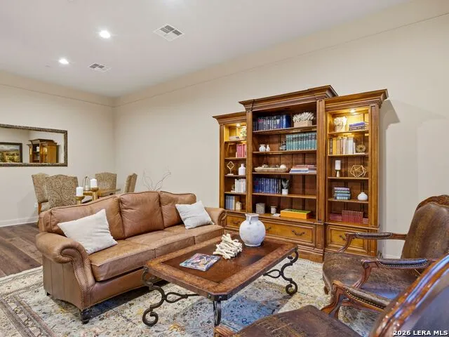 230 Dwyer Avenue #904 San Antonio, TX 78204