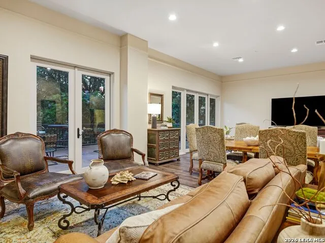 230 Dwyer Avenue #904 San Antonio, TX 78204